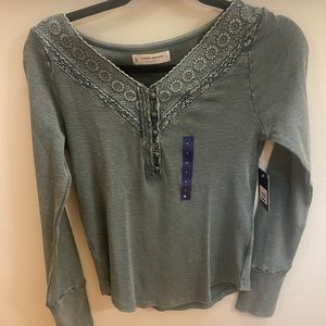 Long sleeve Lucky Brand shirt in moss green color, size small NWT